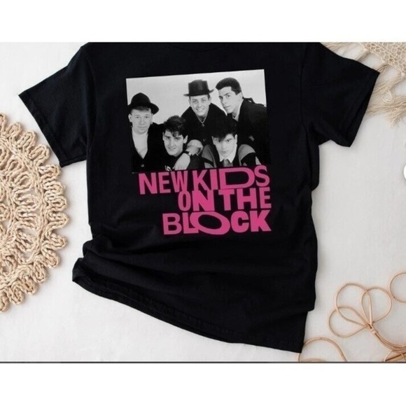 New Kids On The Block Tshirt Nkotb 2024 Concert Tshirt 1 - Picture 1 of 4